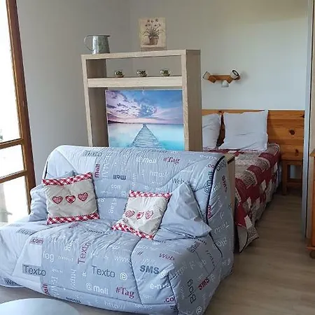 Jean Montclar Num 5 Apartment
