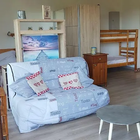 Jean Montclar Num 5 Apartment