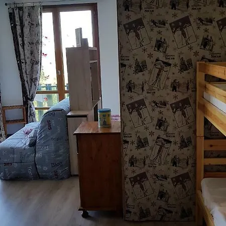 Jean Montclar Num 5 Apartment